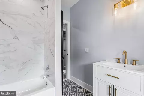 Bath - 9 Maple St, Marcus Hook, PA 19061 photo 1 of 1