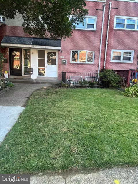 2112 Valley View Dr, Folcroft, PA 19032