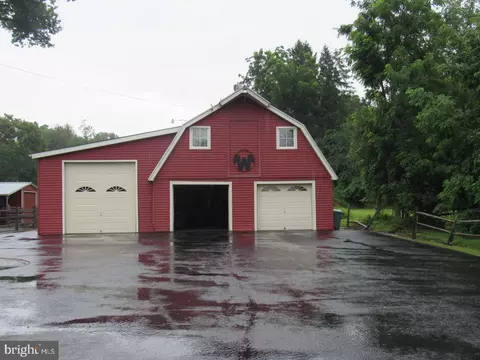 Exterior - 1819 Larkin Rd, Boothwyn, PA 19061 photo 5 of 10