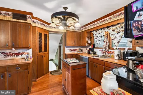 Kitchen - 1819 Larkin Rd, Boothwyn, PA 19061 photo 2 of 2