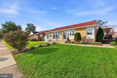 515 Hazel Ave, Folsom, PA 19033