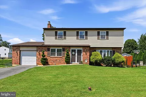 2237 Gettysburg Dr, Aston, PA 19014