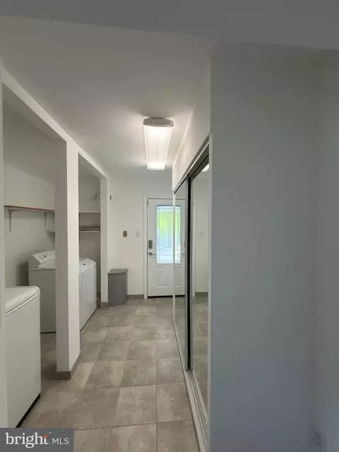 Entry Way - 4344 Trophy Dr, Boothwyn, PA 19061 photo 2 of 8
