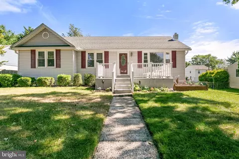 7 Pierce Rd, Aston, PA 19014