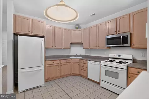 Kitchen - 45 Dresner Cir, Ogden, PA 19061 photo 1 of 3