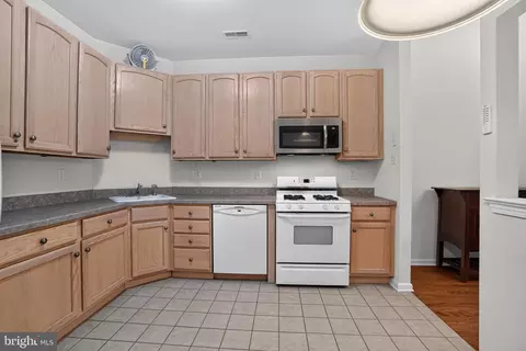 Kitchen - 45 Dresner Cir, Ogden, PA 19061 photo 2 of 3