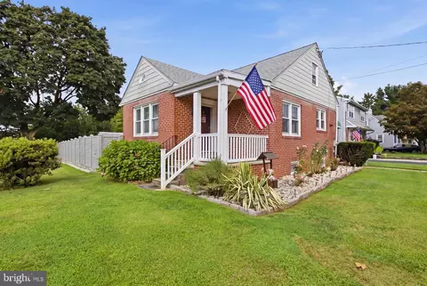 2 Myrtle Ave, Ridley Park, PA 19078