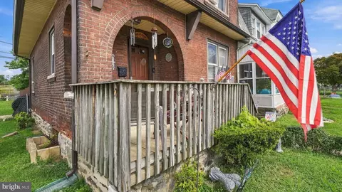 Exterior - 1 Chestnut St, Marcus Hook, PA 19061 photo 4 of 4