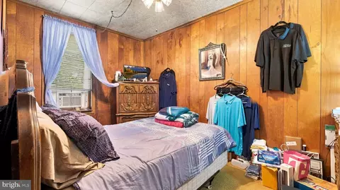 Bedroom - 1 Chestnut St, Marcus Hook, PA 19061 photo 2 of 3