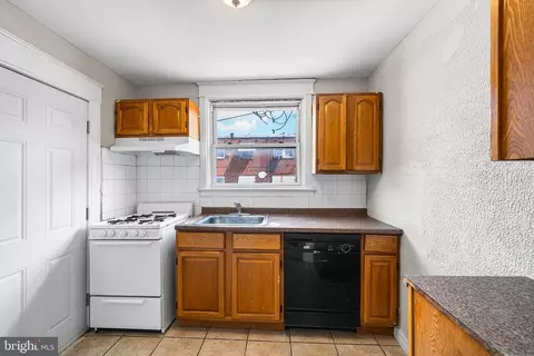 Kitchen - 435 Croyden Rd, Darby, PA 19082 photo 1 of 3
