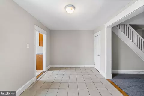 Entry Way - 435 Croyden Rd, Darby, PA 19082 photo 2 of 4
