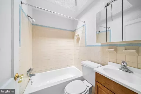 Bath - 435 Croyden Rd, Darby, PA 19082 photo 1 of 1