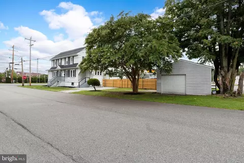 92 S Governor Printz Blvd, Essington, PA 19029