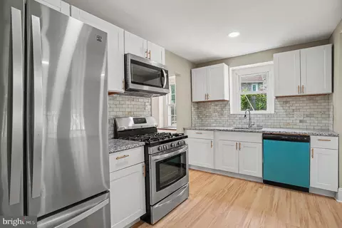 Kitchen - 407 Beverly Blvd, Darby, PA 19082 photo 2 of 2