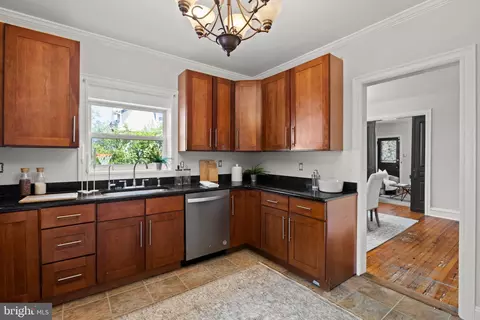 Kitchen - 1114 County Line Rd, Wayne, PA 19087 photo 2 of 3