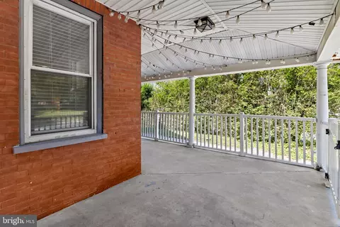 Exterior - 1114 County Line Rd, Wayne, PA 19087 photo 6 of 12