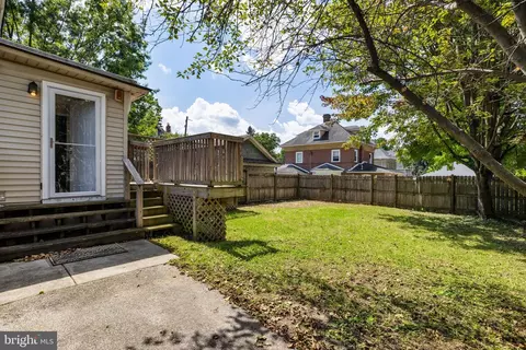 Exterior - 1114 County Line Rd, Wayne, PA 19087 photo 9 of 12