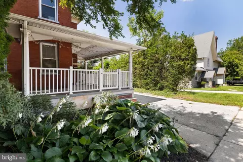 Exterior - 1114 County Line Rd, Wayne, PA 19087 photo 4 of 12
