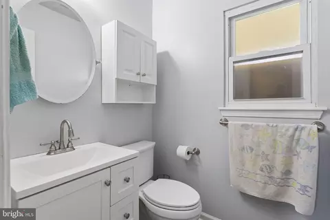 Bath - 1745 Larkin Rd, Boothwyn, PA 19061 photo 3 of 3