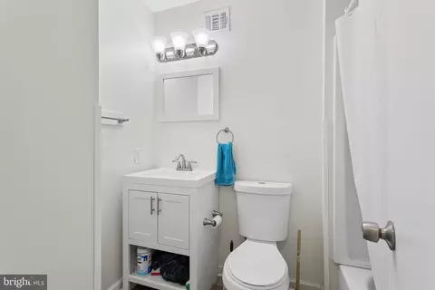 Bath - 1745 Larkin Rd, Boothwyn, PA 19061 photo 2 of 3