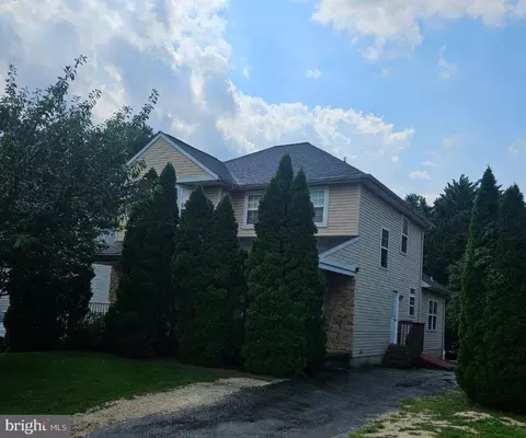 805 Milmont Ave, Swarthmore, PA 19081