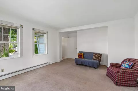 Living - 214-216 Beech Rd, Wallingford, PA 19086 photo 2 of 3