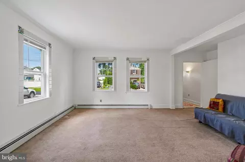 Living - 214-216 Beech Rd, Wallingford, PA 19086 photo 3 of 3