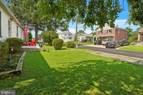 Exterior - 214-216 Beech Rd, Wallingford, PA 19086 photo 2 of 9