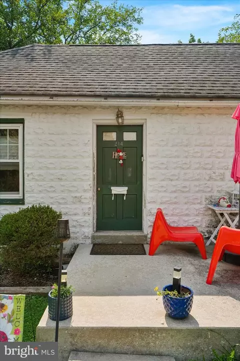 Exterior - 214-216 Beech Rd, Wallingford, PA 19086 photo 1 of 9