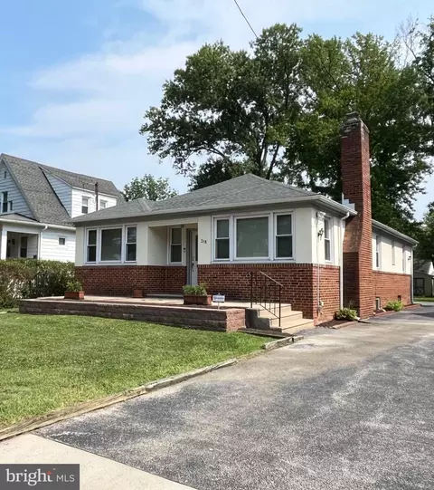 318 Providence Rd W, Aldan, PA 19018