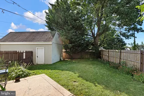 Exterior - 2338 Poe Rd, Secane, PA 19018 photo 4 of 8