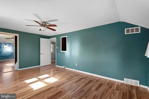 Bedroom - 2338 Poe Rd, Secane, PA 19018 photo 4 of 4