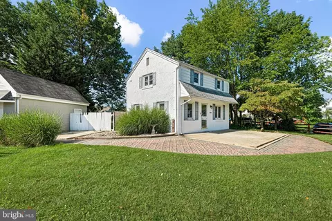 Exterior - 2338 Poe Rd, Secane, PA 19018 photo 6 of 8