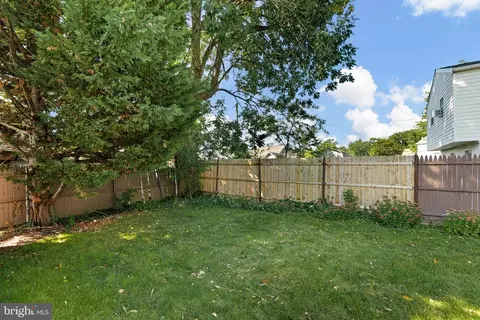 Exterior - 2338 Poe Rd, Secane, PA 19018 photo 3 of 8