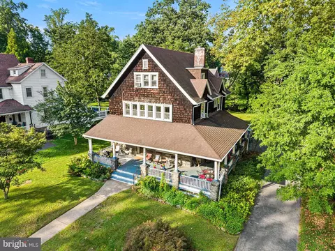 239 Kenyon Ave, Swarthmore, PA 19081