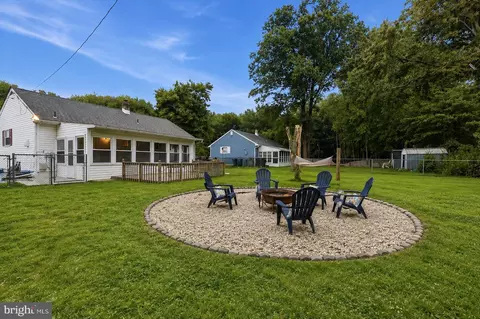 Exterior - 2386 2nd Ave, Marcus Hook, PA 19061 photo 2 of 2
