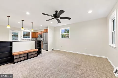 Living - 2386 2nd Ave, Marcus Hook, PA 19061 photo 2 of 2