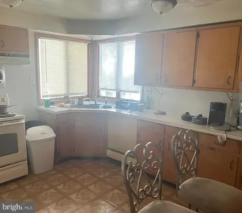 1019 Yates Ave, Marcus Hook, PA 19061 photo 4