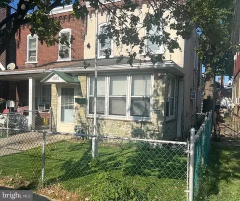 1019 Yates Ave, Marcus Hook, PA 19061 photo 2