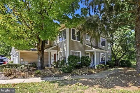 351 Danbury Ln, Glen Mills, PA 19342