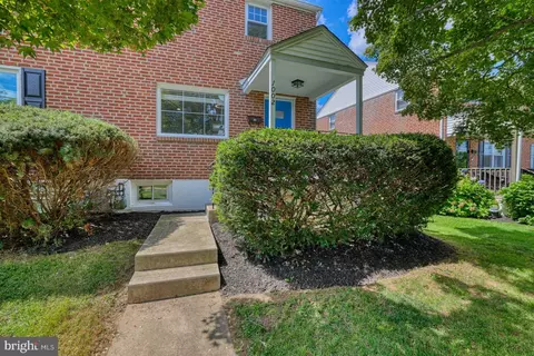 1002 Agnew Dr, Drexel Hill, PA 19026