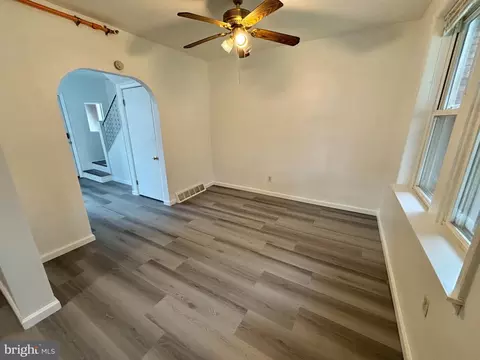 Living - 17 Walnut St, Marcus Hook, PA 19061 photo 5 of 5