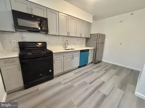 Kitchen - 17 Walnut St, Marcus Hook, PA 19061 photo 3 of 4