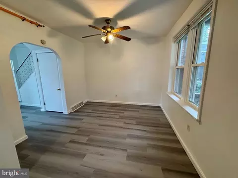 Living - 17 Walnut St, Marcus Hook, PA 19061 photo 4 of 5