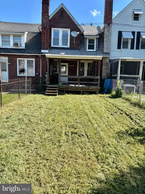 Exterior - 17 Walnut St, Marcus Hook, PA 19061 photo 3 of 3
