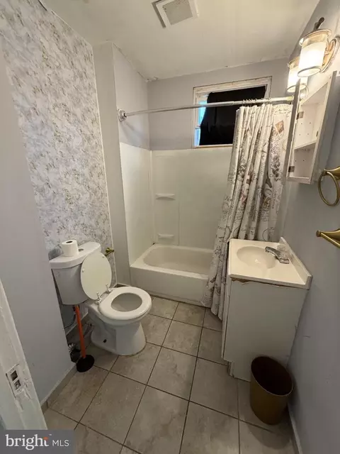 1112 W Ridge Rd, Marcus Hook, PA 19061 photo 5