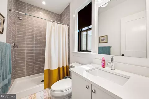 Bath - 203 Willow Ave, Wayne, PA 19087 photo 1 of 5