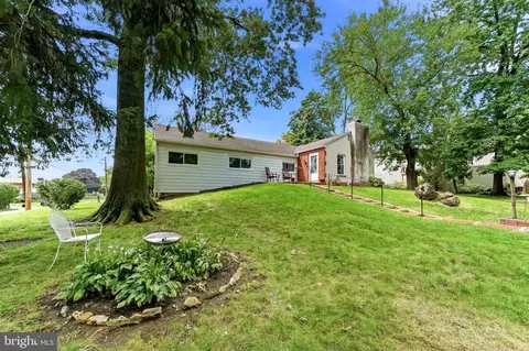 4 N Garfield Ave, Glenolden, PA 19036