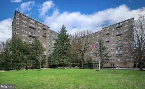 1030 Lancaster Ave #402, Bryn Mawr, PA 19010