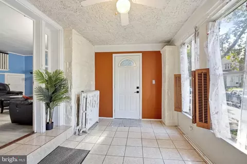 Entry Way - 115 Copley Rd, Darby, PA 19082 photo 3 of 6